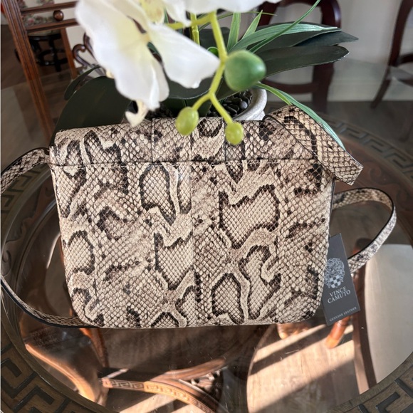 🤍🤍VIINCE CAMUTO CAIA SNAKESKIN LEATHER CROSSBODY BAG! 🤍🤍 - Picture 2 of 8
